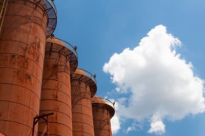 Steel industry carbon divide showing split between carbon-constrained and unconstrained markets with China's dual strategy